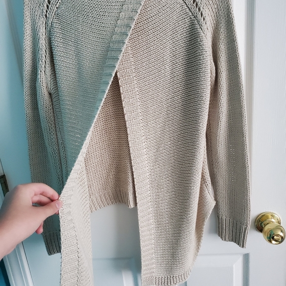 Sweater with half open back - Picture 4 of 4